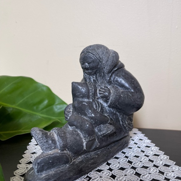 Mother and Child Wolf Sculpture *AS IS - Picture 9 of 9